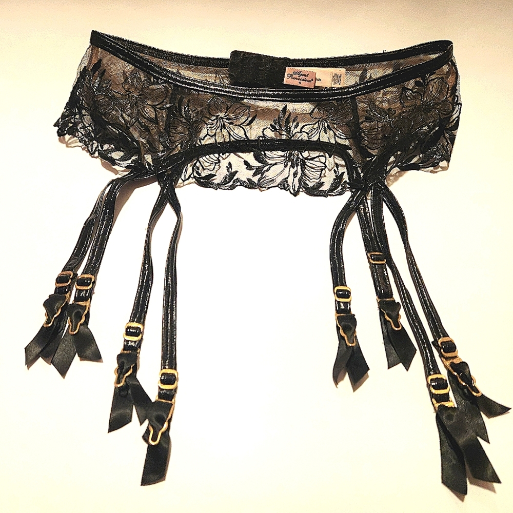 Agent Provocateur OZELLA Garter Belt Skirted Suspender Size 4